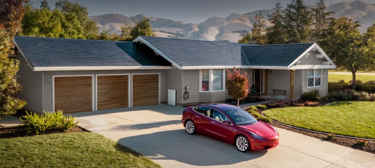 Tesla está lanzando la versión tres de su teja solar esta semana