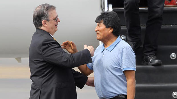 Evo Morales llega a México: AMLO “me salvó la vida”