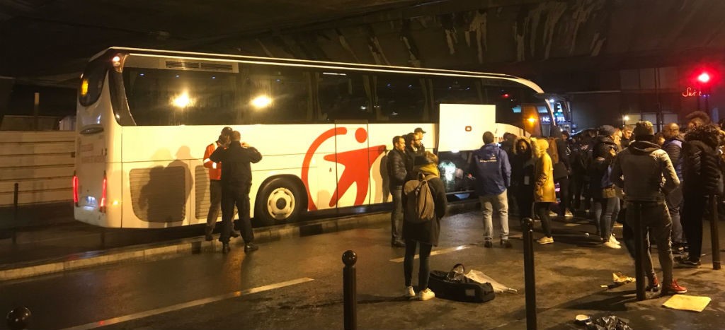 1600 migrantes evacuados de dos campamentos por la policía al noreste de París