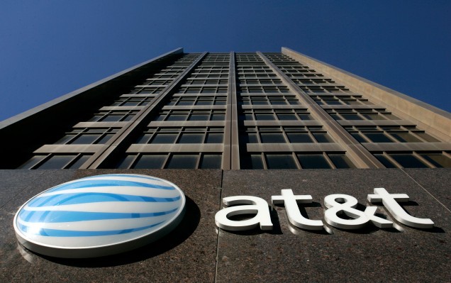 AT&T pagará $ 60 millones por falsos datos ilimitados "cebo y cambio de estafa"