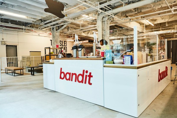 Bandit abre una cafetería "solo para móviles" en Nueva York