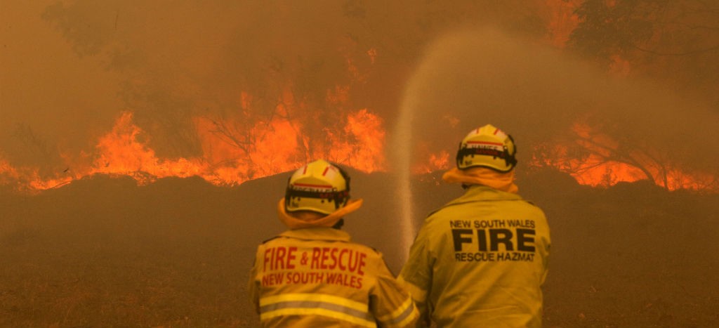 Incendios forestales en Australia dejan tres muertos y varios desaparecidos | Video