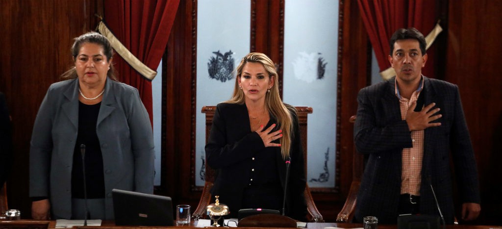 Jeanine Añez se declara presidenta interina de Bolivia
