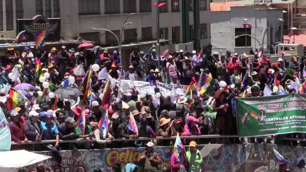 [TLMD - LV] Seguidores de Evo Morales marchan  para defender su "triunfo" electoral