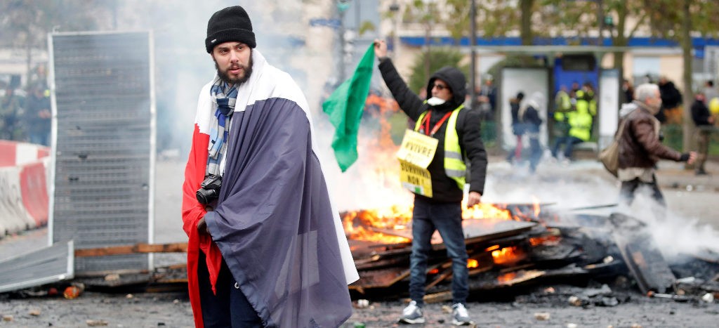 Los “Chalecos amarillos” celebran un año ininterrumpido de protesta en Francia