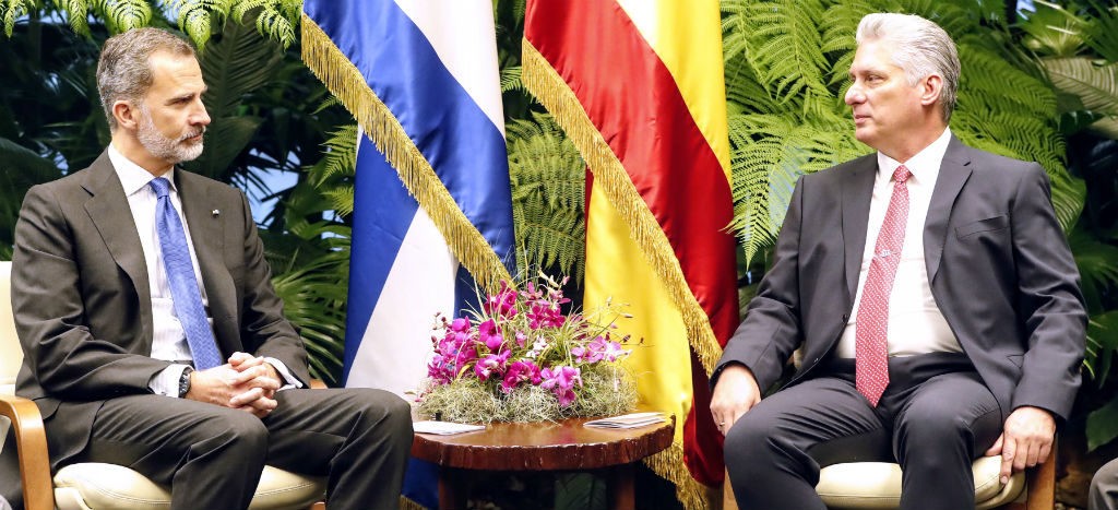 Presidente de Cuba recibe a Reyes de España, en histórica visita | Video