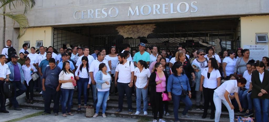 Protestan ahora trabajadores administrativos del Cereso “Morelos”