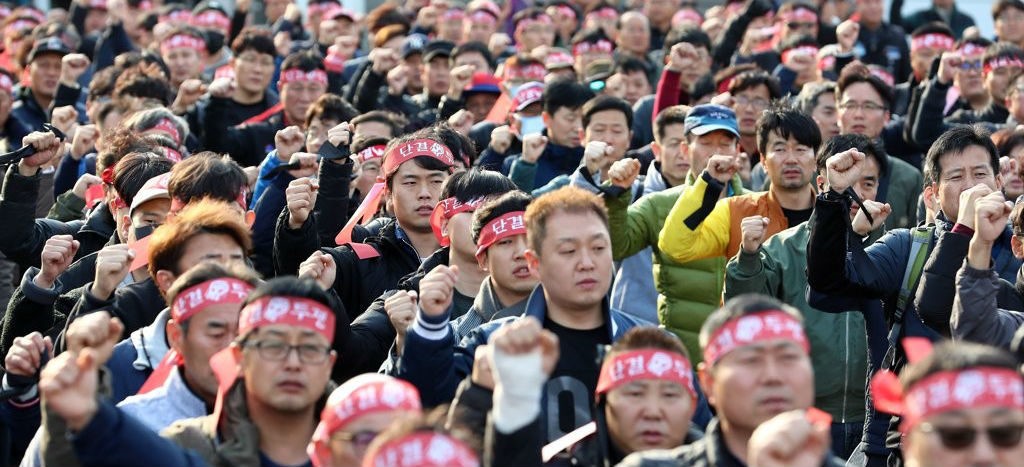 Trabajadores ferroviarios inician huelga indefinida en Corea del Sur