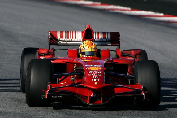 Automovilismo. El piloto de Moto GP, Valentino Rossi, prueba un Ferrari F2008 en el Circuito de Catalunya.