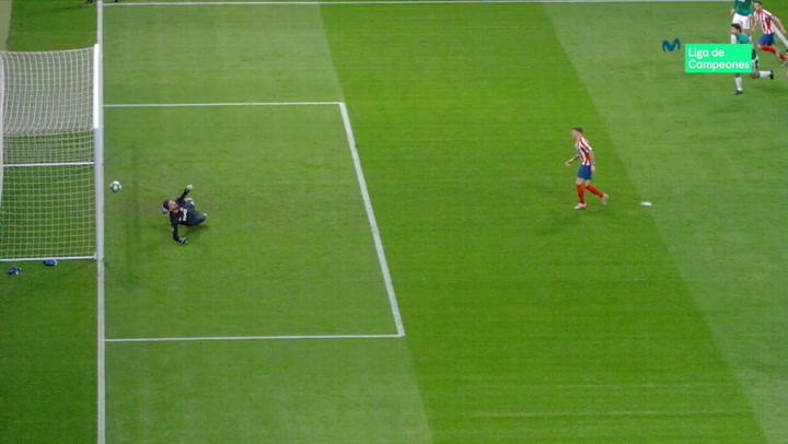 Champions League: Atlético Madrid - Lokomotiv Moscú. Kochenkov detiene un penalti a Trippier en el minuto 1
