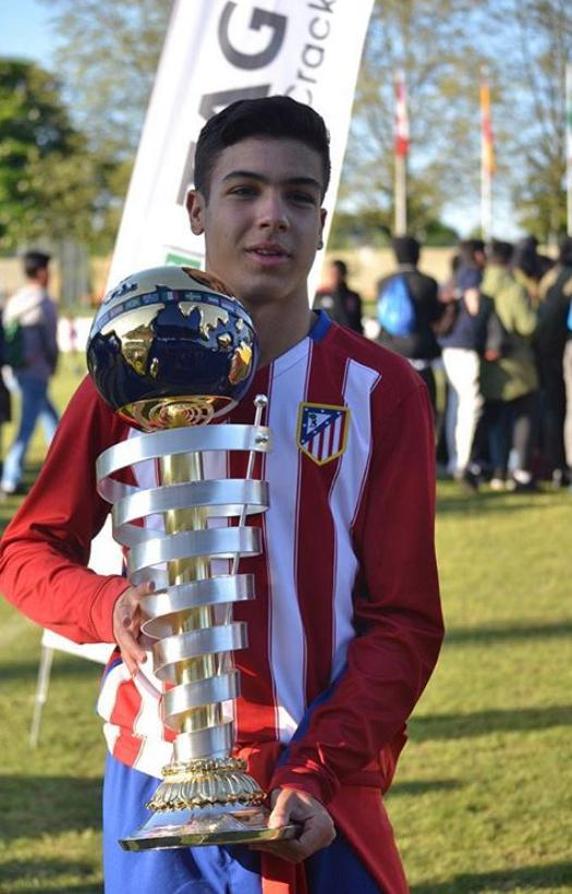 Manu Sánchez, en sus primeros pasos en el fútbol base del Atlético de Madrid.