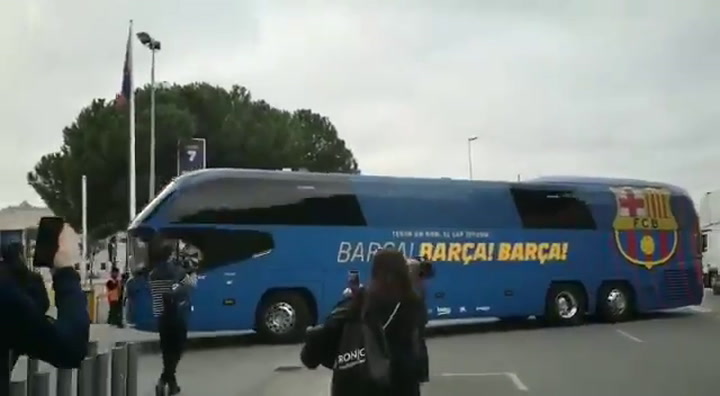 El autocar del Barça a su llegada al Camp Nou