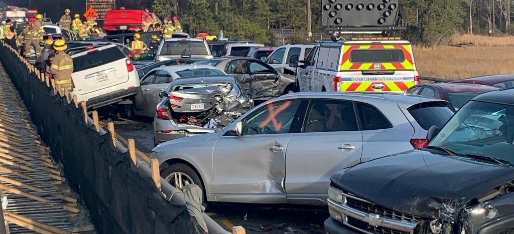 Al menos 35 heridos por carambola de 60 vehículos en Virginia | Videos