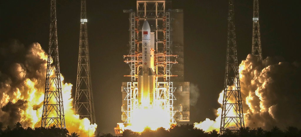 China retoma programa espacial y lanza cohete ‘Long March 5’ | Video