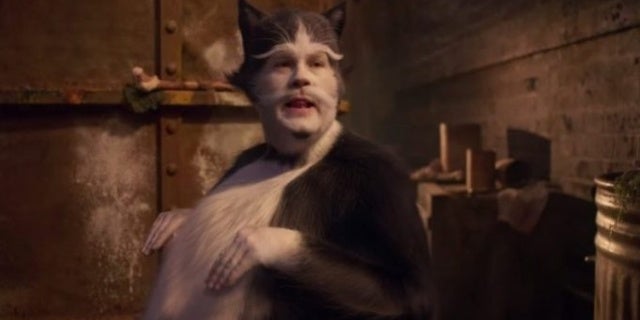 La estrella de los gatos James Corden aún no ha visto la película, pero ha oído que es terrible