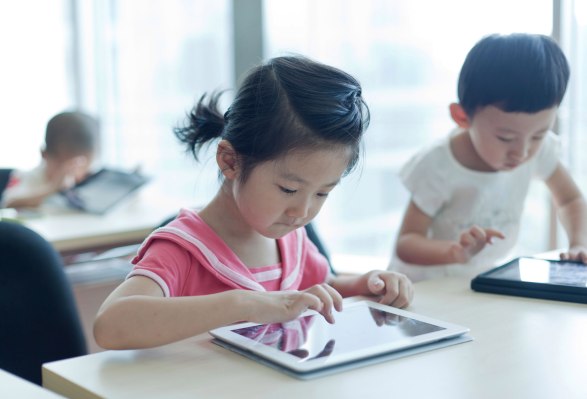 Los libros digitales animados e interactivos pueden ayudar a los niños a aprender mejor