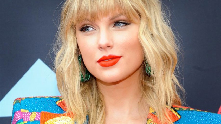 Taylor Swift pide ayuda para recuperar su música