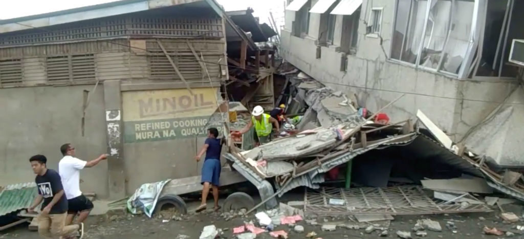 Terremoto de magnitud 6.8 en Filipinas deja al menos 4 muertos | Videos