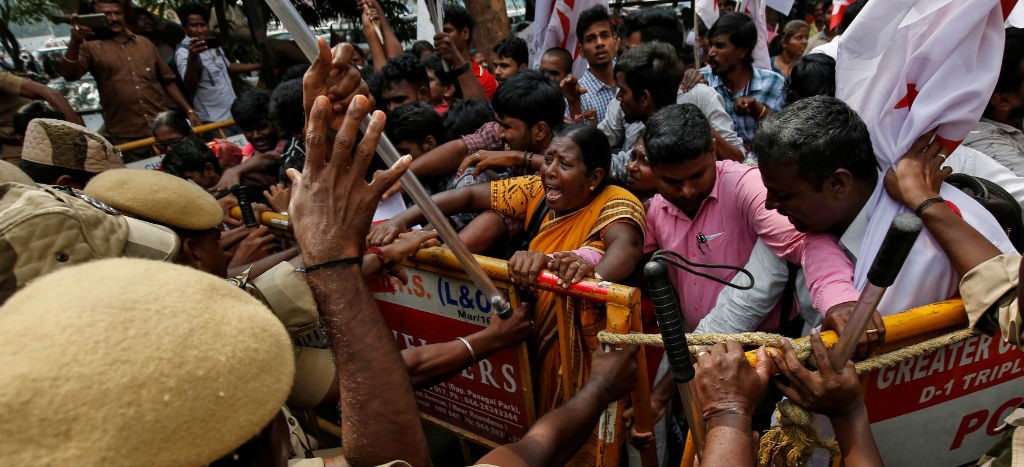 Violenta jornada de protestas en la India dejó al menos 18 muertos