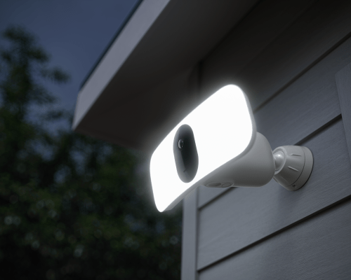 Arlo agrega un gran reflector pasivo-agresivo a su cámara para que pueda asustar a sus vecinos