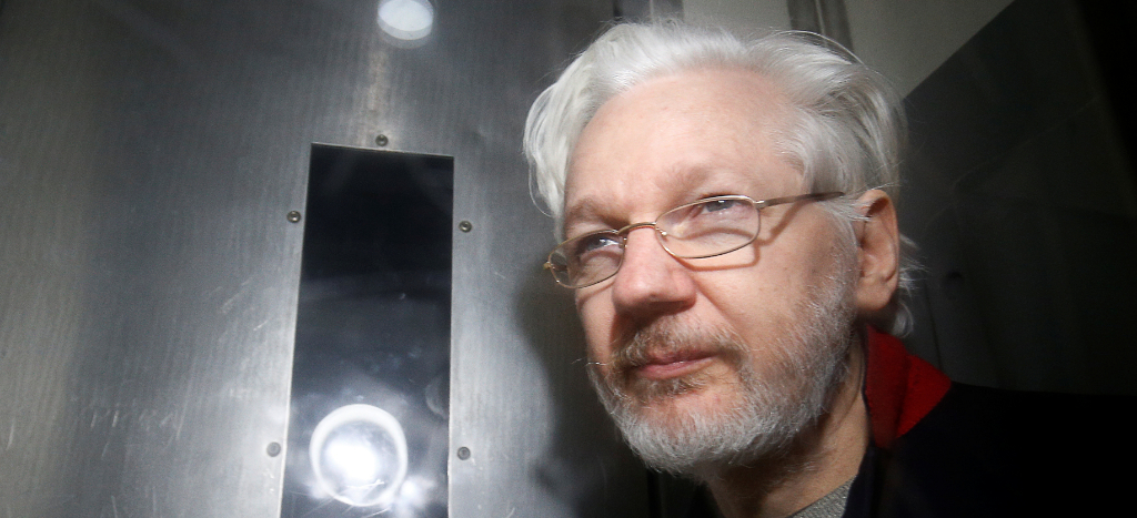 Assange se presentará el 23 de enero a última audiencia previa al juicio de extradición
