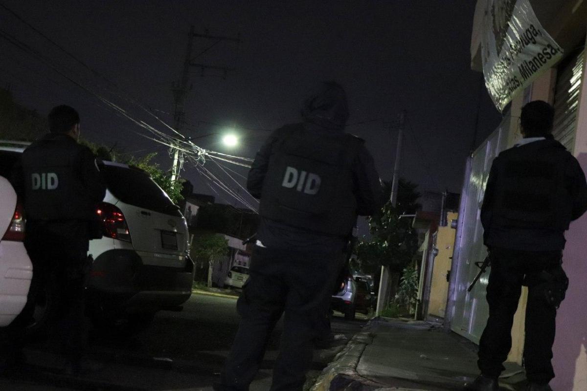 Caen «El Güero” y el “Cholo”, fueron detenidos por robo a gasolineras en Santa Rosa Jáuregui, catean sus domicilios