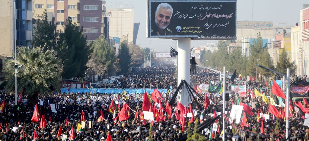 Estampida en funeral de general Soleimani deja al menos 35 muertos
