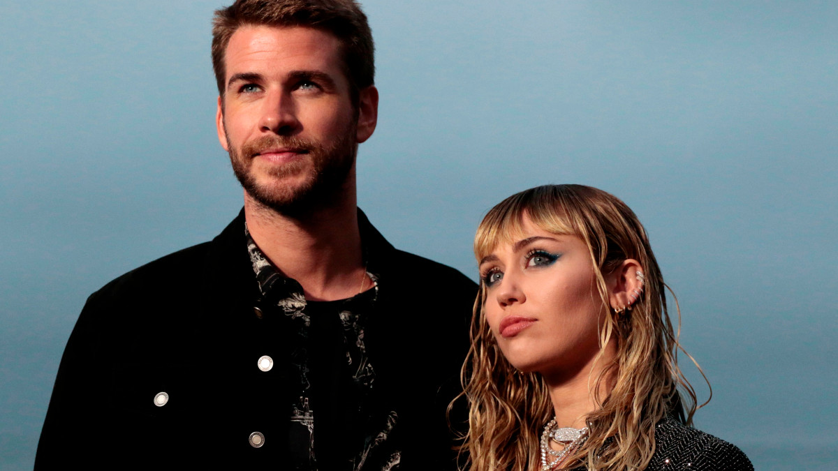 Miley Cyrus y Liam Hemsworth están oficialmente divorciados