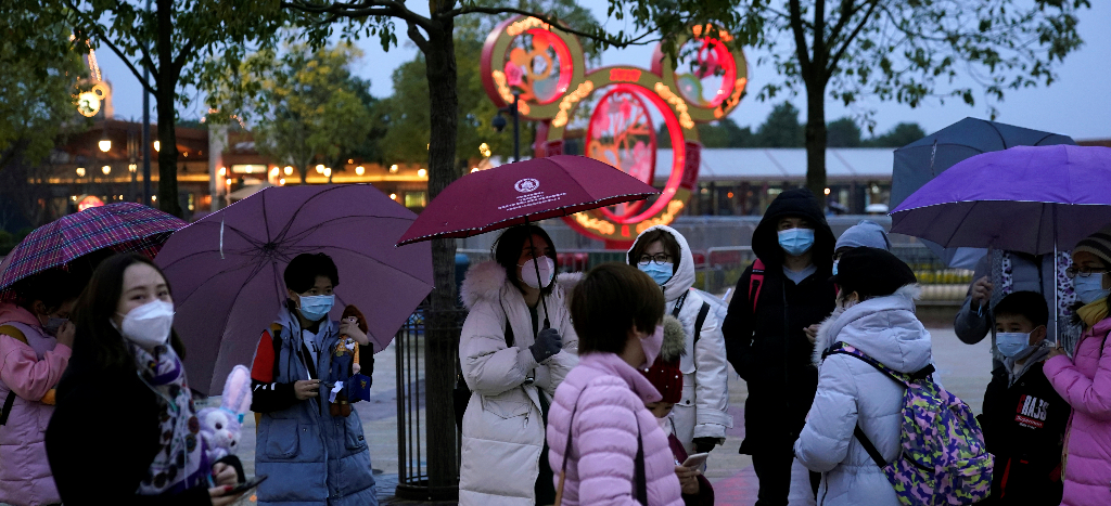 Por coronavirus, cierran parte de Gran Muralla y Shanghai Disney Resort