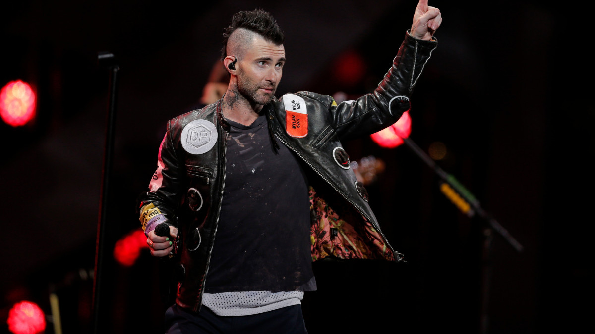 Adam Levine, cantante de Maroon 5, se disculpa tras berrinche en Viña del Mar