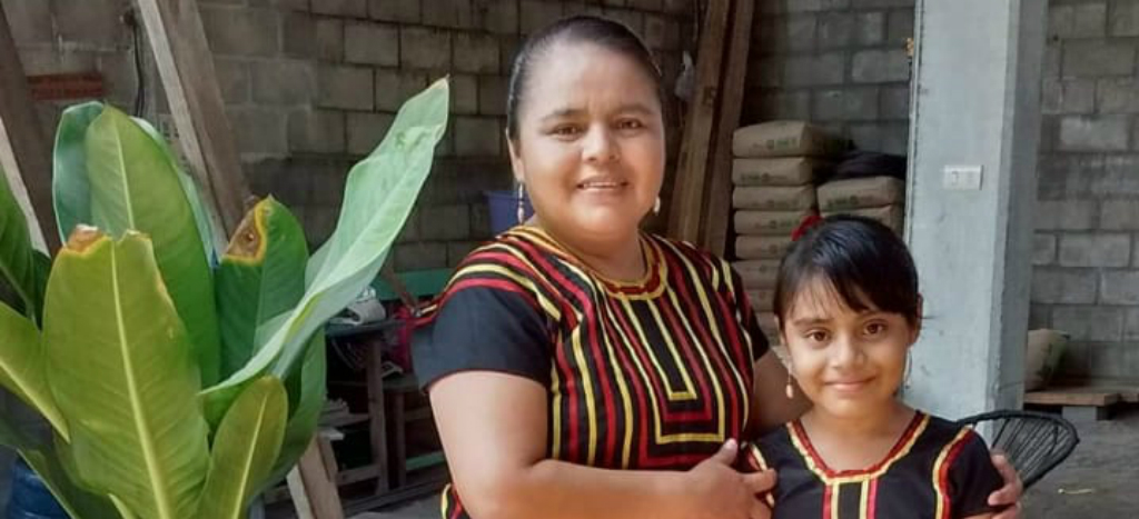 Con rap, Lesvia revive la lengua ombeayiüts de San Mateo del Mar, Oaxaca
