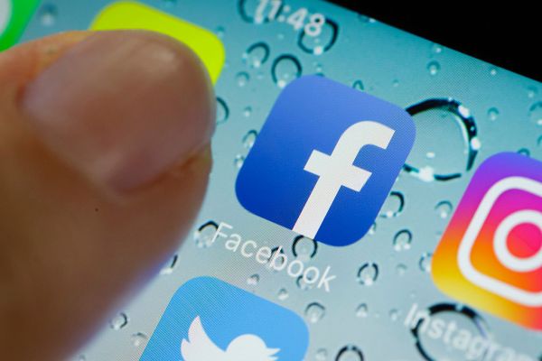 Facebook ha pausado los recordatorios electorales en Europa después de que la vigilancia de datos plantea preocupaciones de transparencia