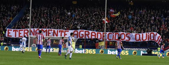 El Calderón mostró una pancarta en una de sus últimas visitas.