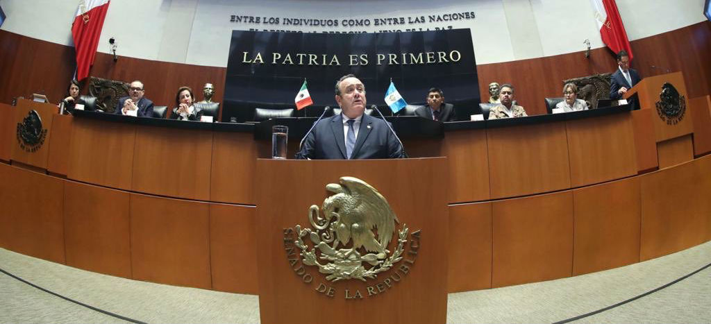 Más comercio con México disminuirá migración: presidente de Guatemala