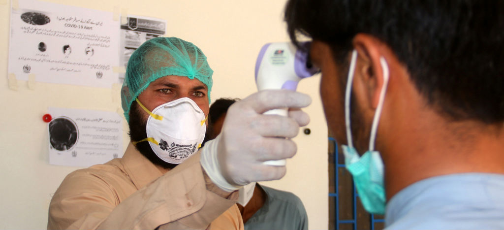 Reporta Irán 16 muertos y 95 infectados por COVID-19; viceministro de Salud da positivo