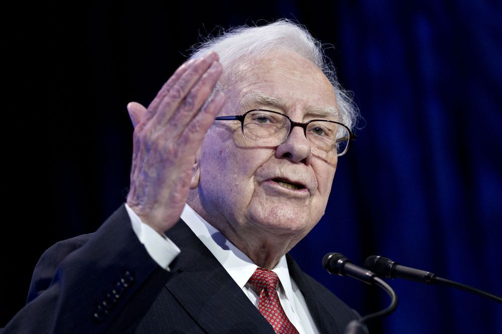 Warren Buffett ; el 4º hombre más rico del mundo revela cuál es «el mejor negocio del mundo»