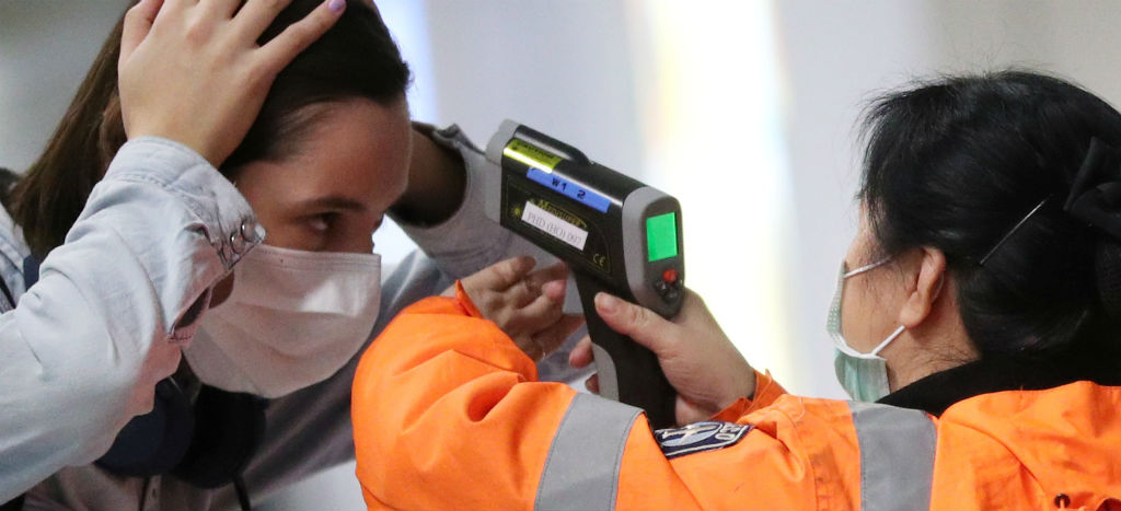 “El mundo enfrenta una escasez crónica de equipo” contra coronavirus: OMS
