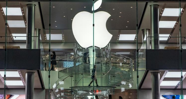 Apple acuerda llegar a un acuerdo de hasta $ 500 millones de la demanda alegando que estranguló teléfonos más antiguos