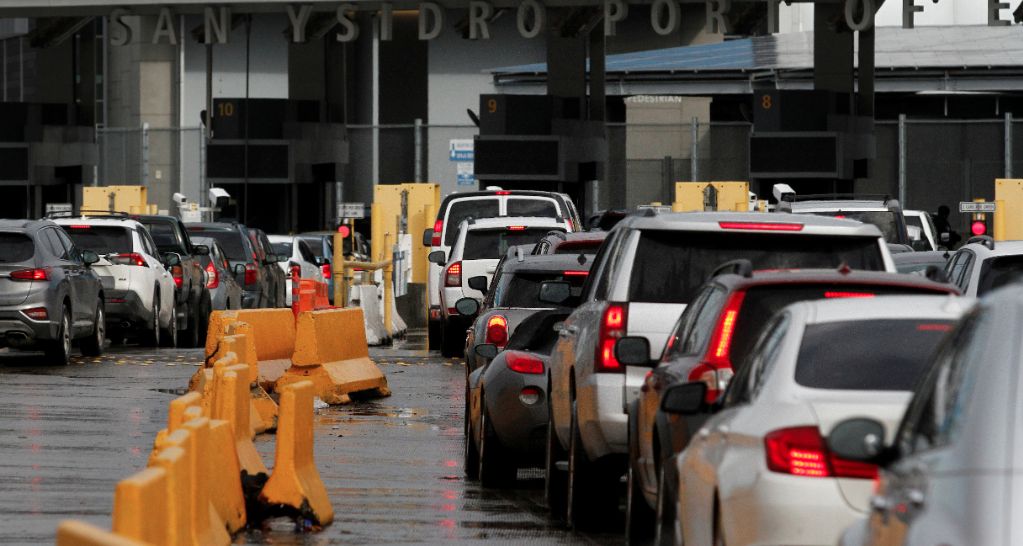 EU podría anunciar restricciones de viajes en frontera con México: Reuters