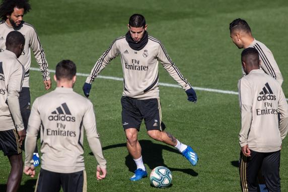 James en el entrenamiento del Real Madrid