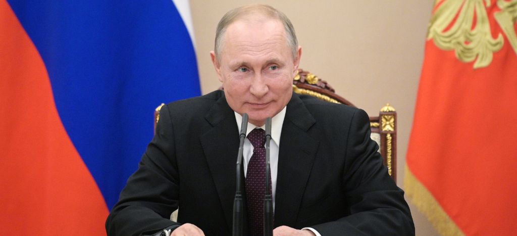 Felicita Putin a las “queridas mujeres”; afirma que son “lo mejor en el mundo”