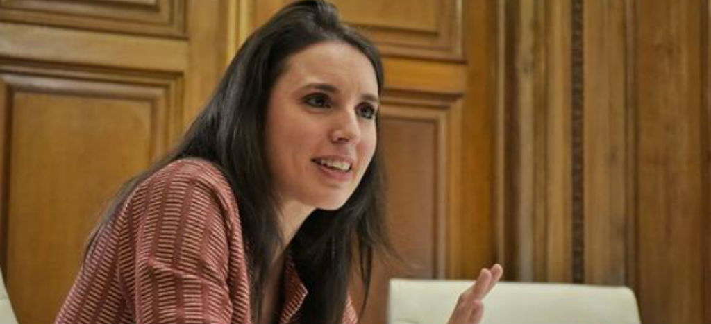 Ministra española Irene Montero da positivo a coronavirus; los Reyes se hacen la prueba