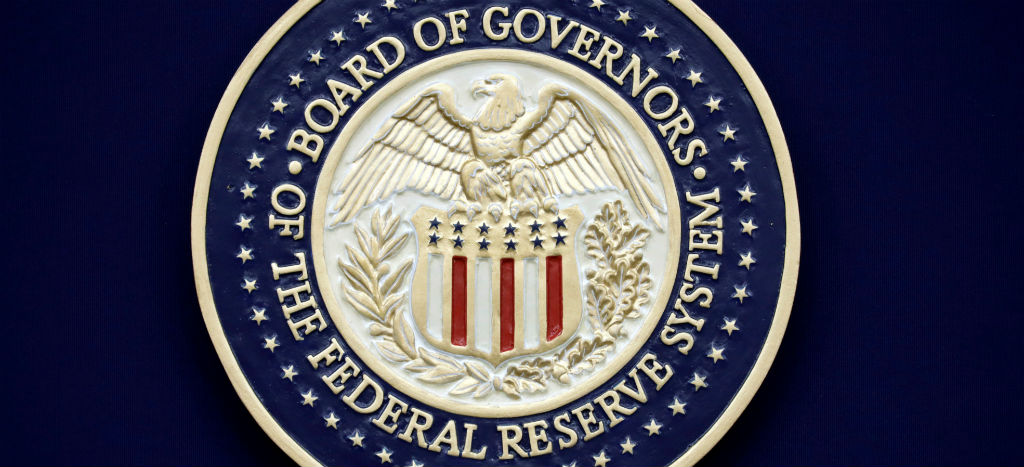 Reserva Federal de EU baja tasas de interés ante ‘riesgos’ de coronavirus