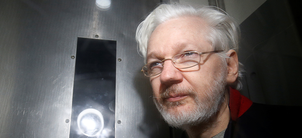Aplazan juicio de extradición de Julian Assange a EU