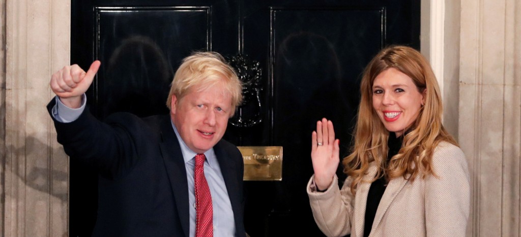 Boris Johnson y su prometida Carrie Symonds anuncian el nacimiento de su primer hijo