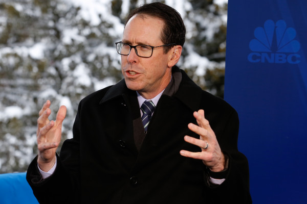 Crunch diario: el CEO de AT&T renuncia