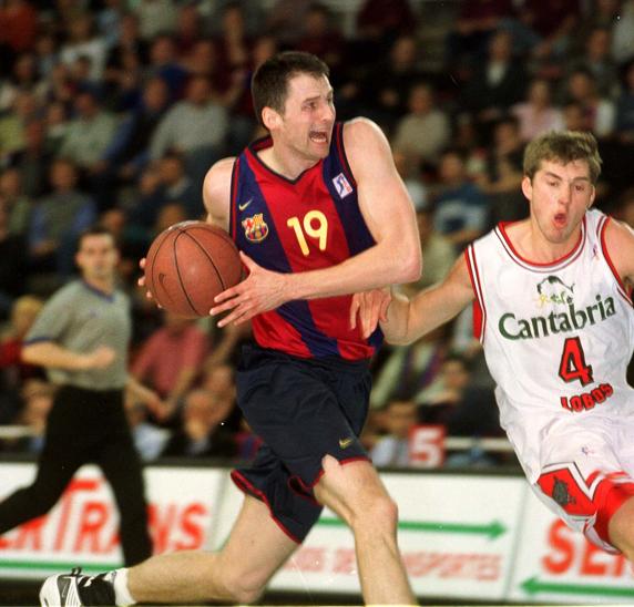 Karnisovas, en un partido ACB de 2001 con el Barça