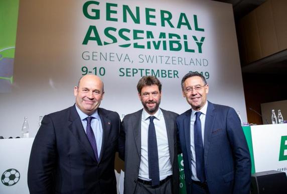 Òscar Grau y Josep Maria Bartomeu flanquean a Andrea Agnelli, presidente de la ECA y la Juventus