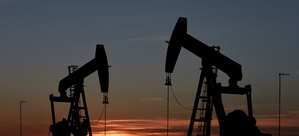 Rusia y Arabia Saudita logran acuerdo; petróleo al alza