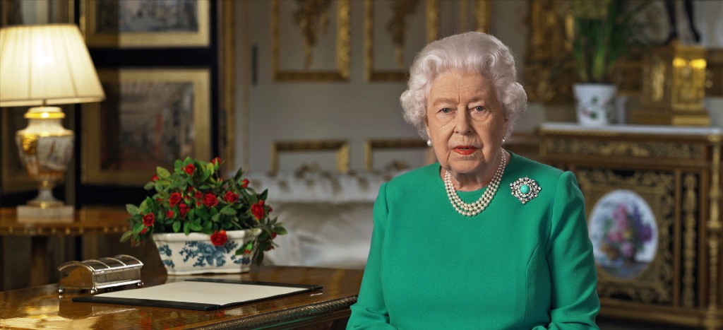 Si seguimos unidos y decididos, lo superaremos: reina Isabel II ante Covid-19 | Video